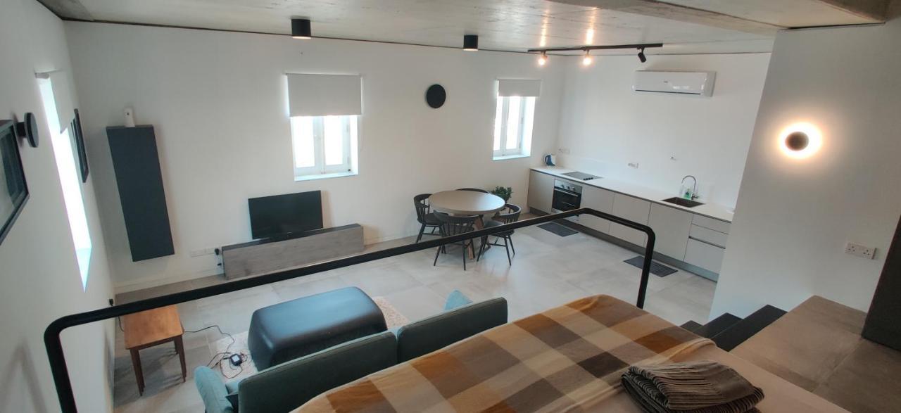 No 60, 3Rd Floor, Centrally Located, Fully Equipped Studio Apt Φλοριάνα Εξωτερικό φωτογραφία
