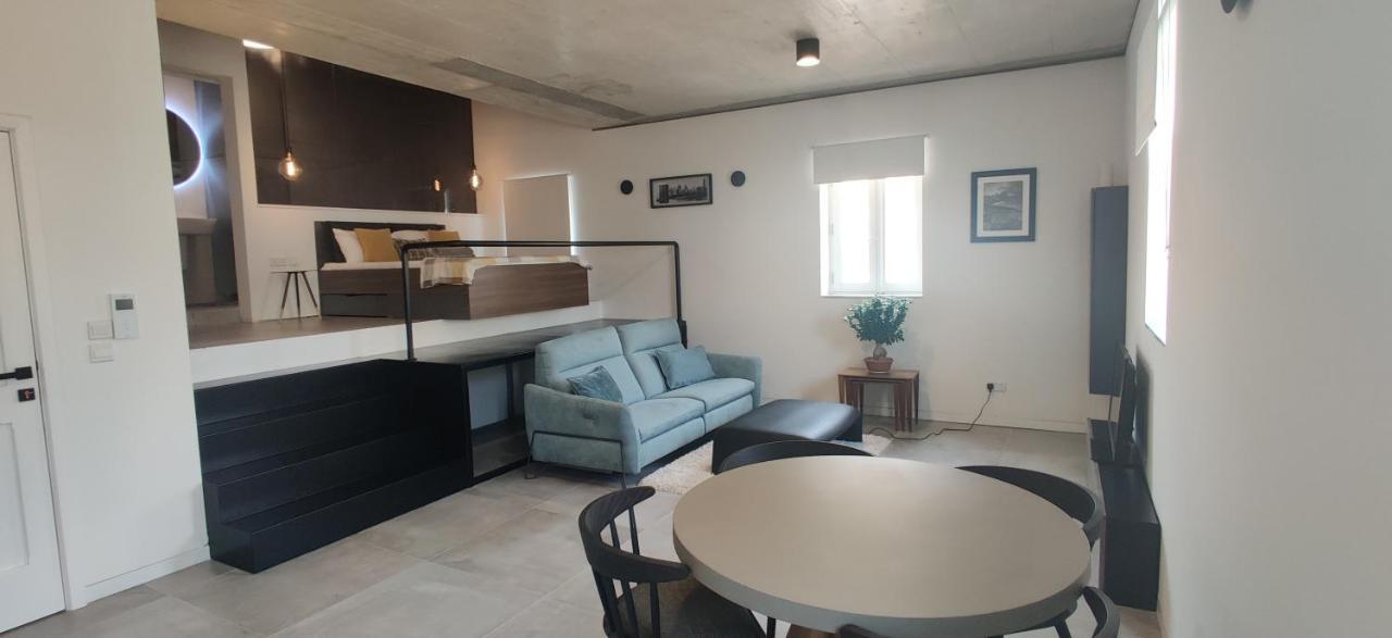 No 60, 3Rd Floor, Centrally Located, Fully Equipped Studio Apt Φλοριάνα Εξωτερικό φωτογραφία